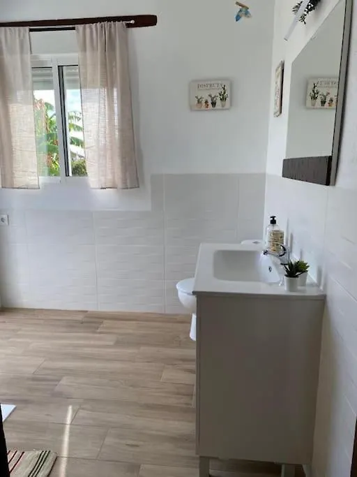 Guest House With Shared Pool. Coria Del Rio