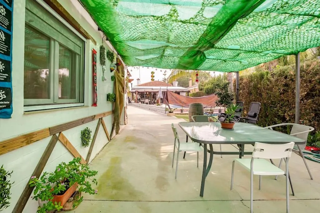 Apartment Guest House With Shared Pool. Coria del Río Spanien