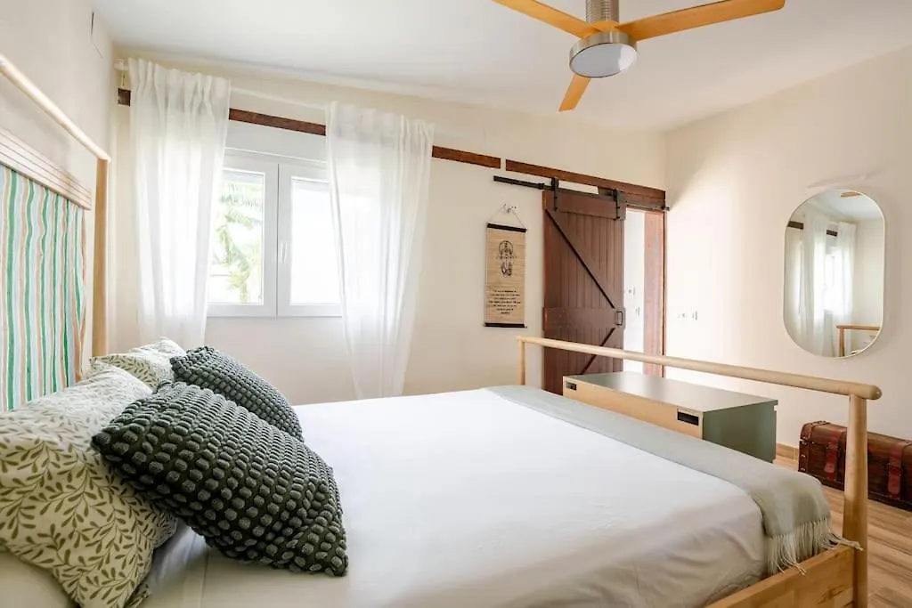 Guest House With Shared Pool. Coria del Río